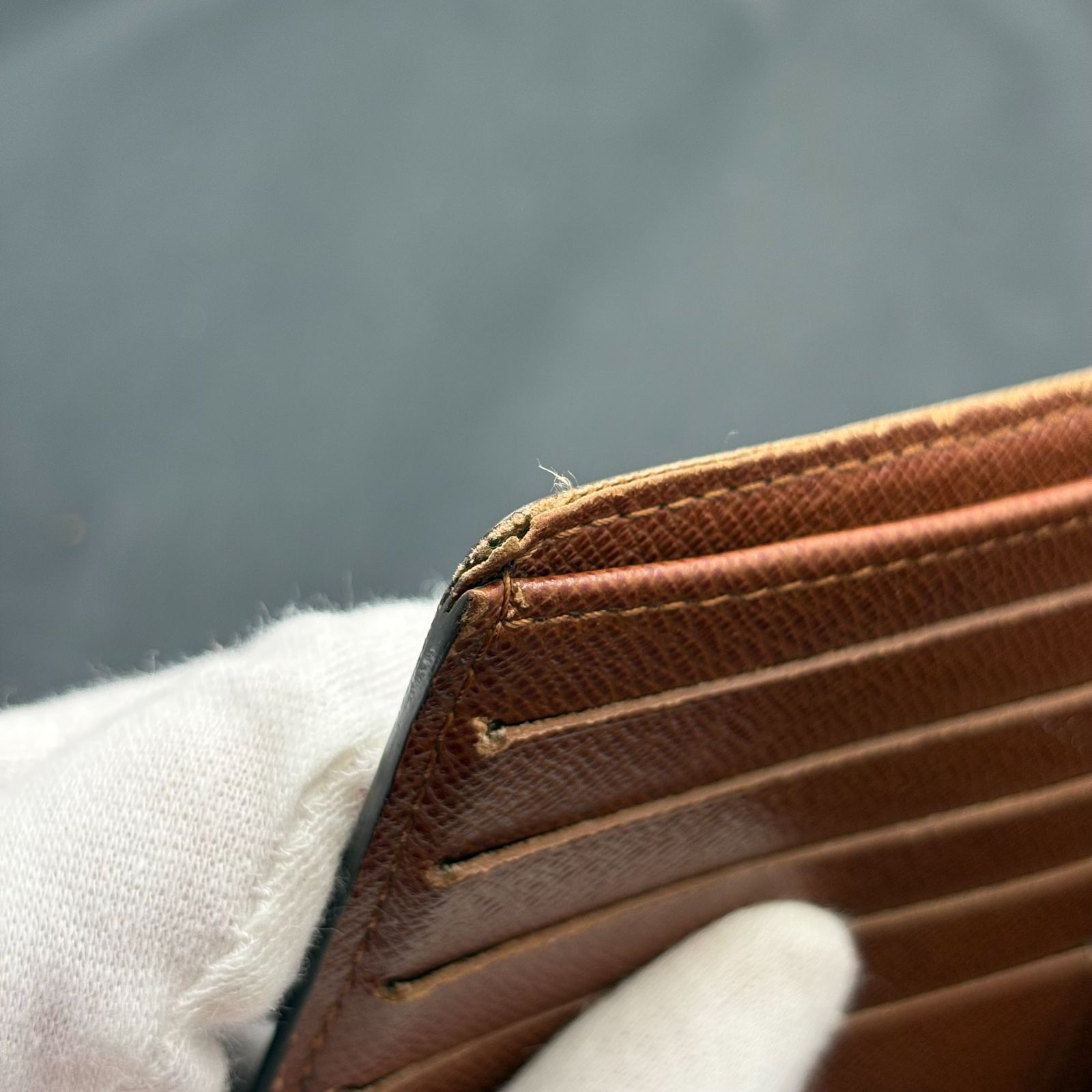 モノグラム 財布