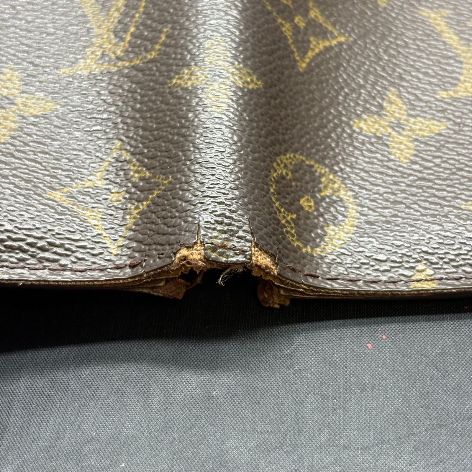 モノグラム 財布