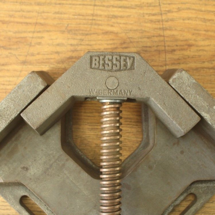 WSM-9 コーナークランプ