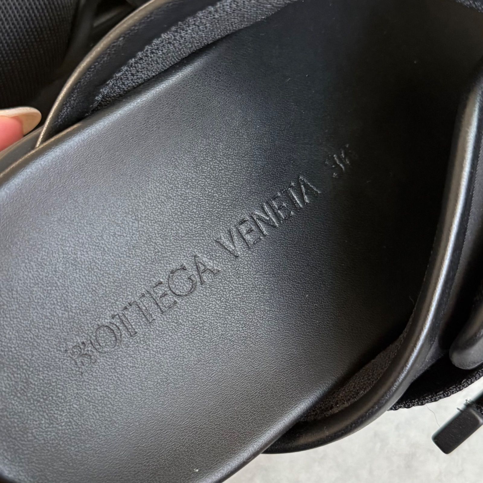 美品 BOTTEGA VENETA ボッテガヴェネタ スナップスライドサンダル 