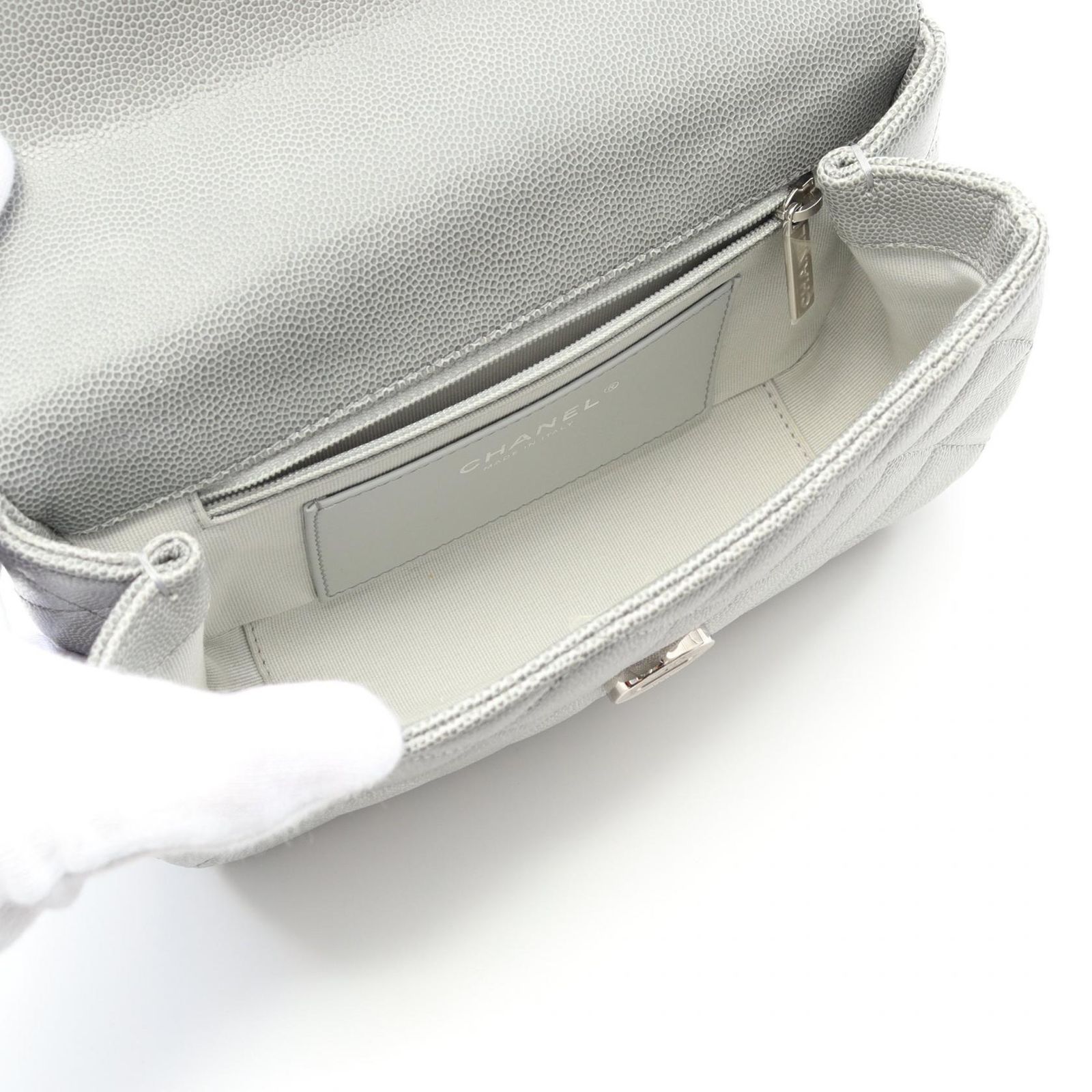 シャネル CHANEL ミニマトラッセ ショルダーバッグ バッグ カーフ（牛革） レディース グレー系 AS4598 【中古】 シャネル CHANEL ショルダーバッグ ミニマトラッセ AS4598 グレー