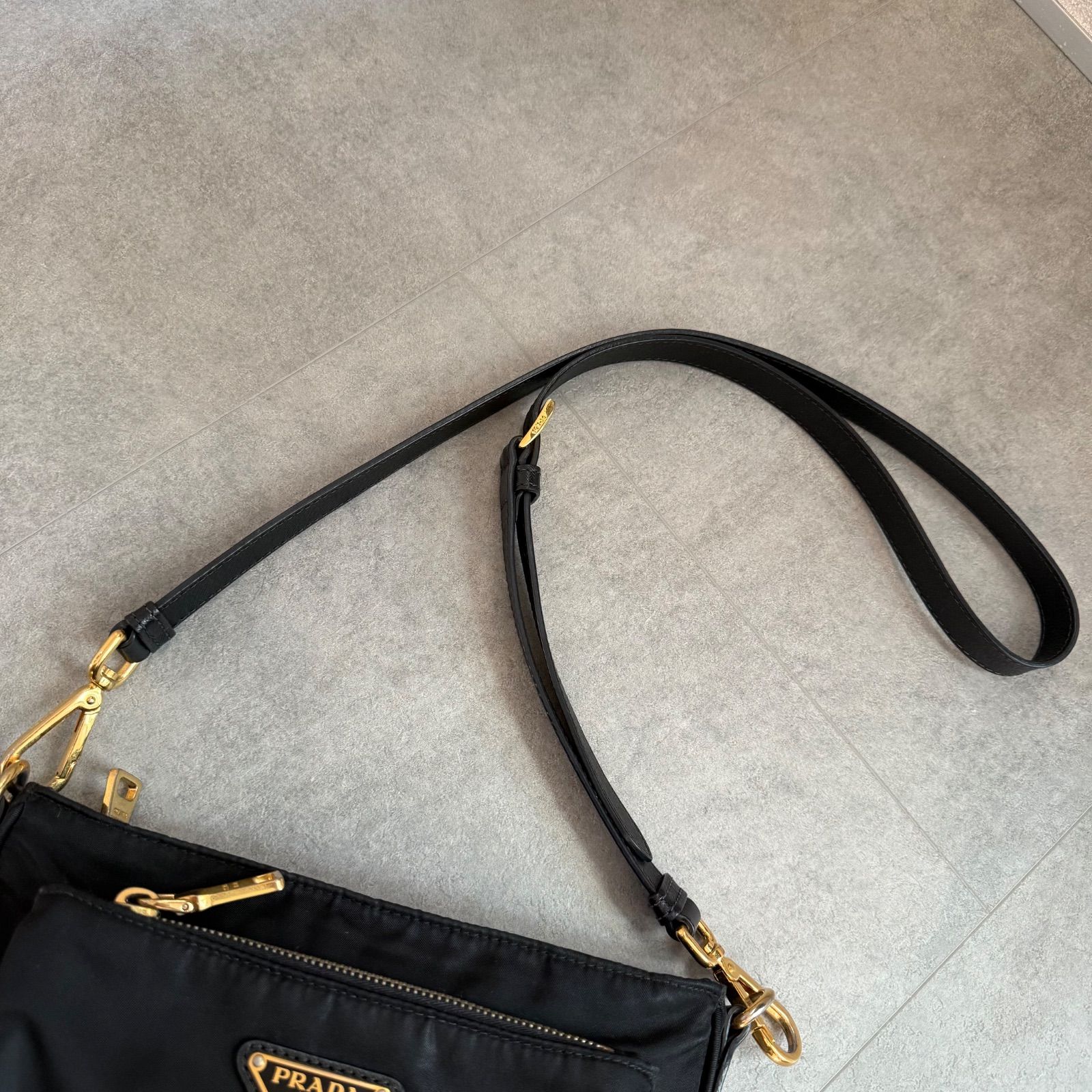 PRADA プラダ 三角ロゴプレート ショルダーバッグ ナイロン レザー