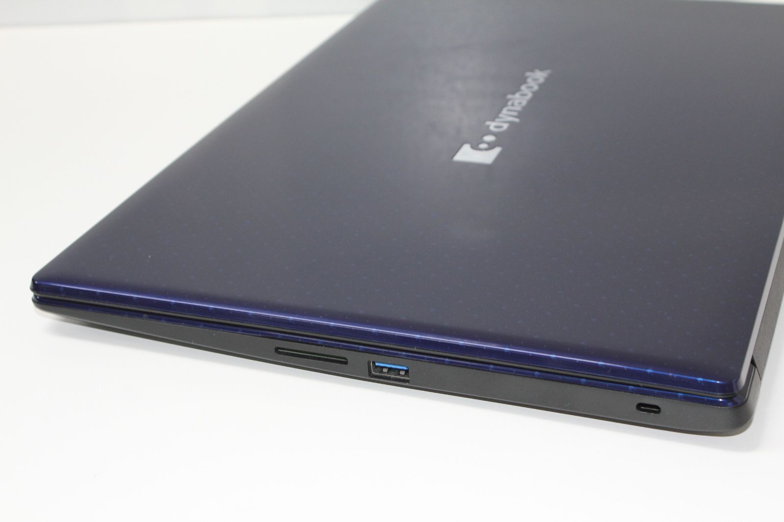 中古ノートPC】東芝〈dynabook C7/P〉Intel Coe i7/SSD512GB+HDD1TB 