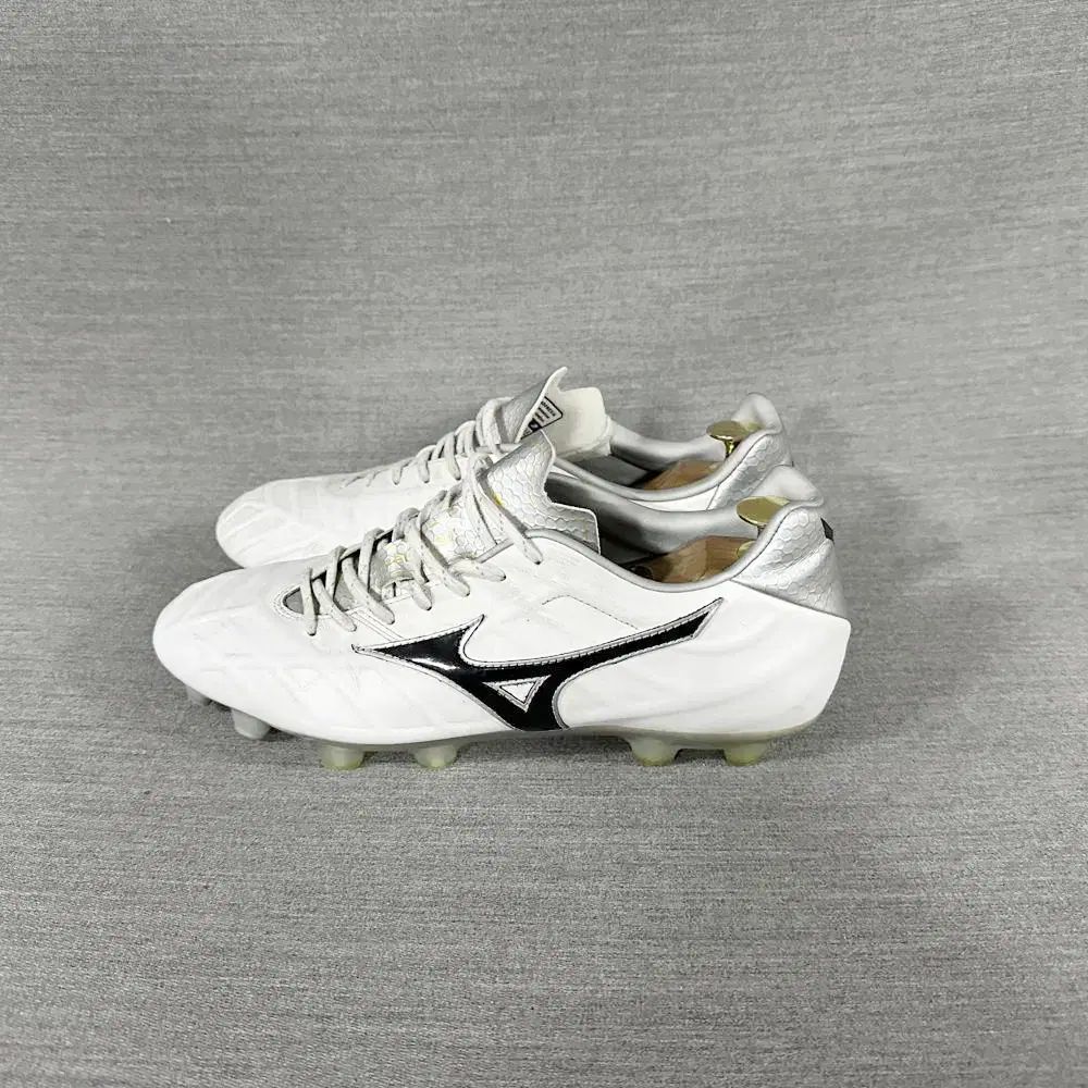 ミズノ レビュラ V 1 サッカーシューズ メンズ 265 MM S 1168