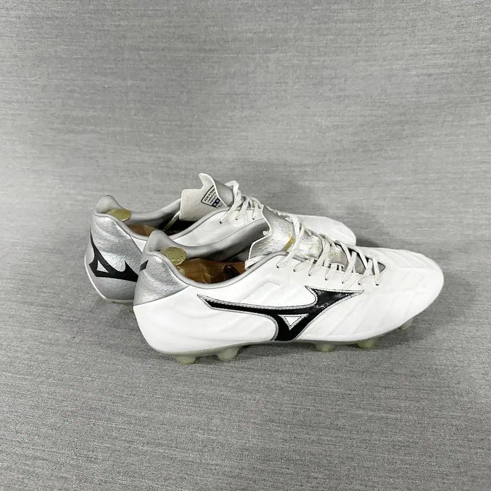 ミズノ レビュラ V 1 サッカーシューズ メンズ 265 MM S 1168