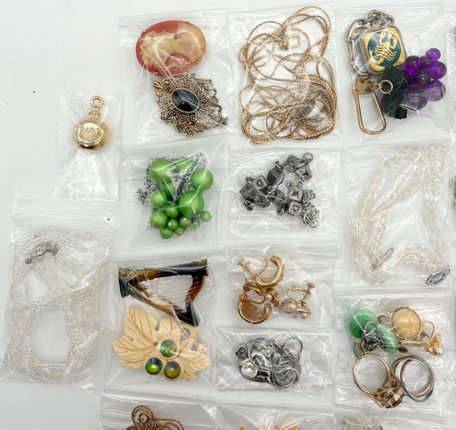 【森田さま専用】アクセサリーまとめ売り　イミテーションまとめ イミテーション まとめ アクセサリー⑪ - メルカリ