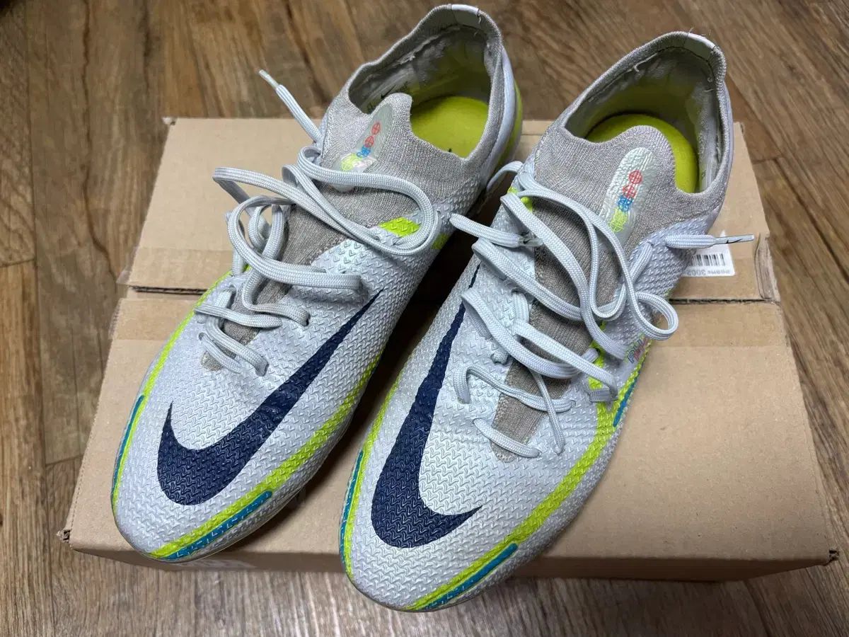 ナイキ FANTOM GT 2 エリート AG デブライナー サッカーシューズ DC 0748 054