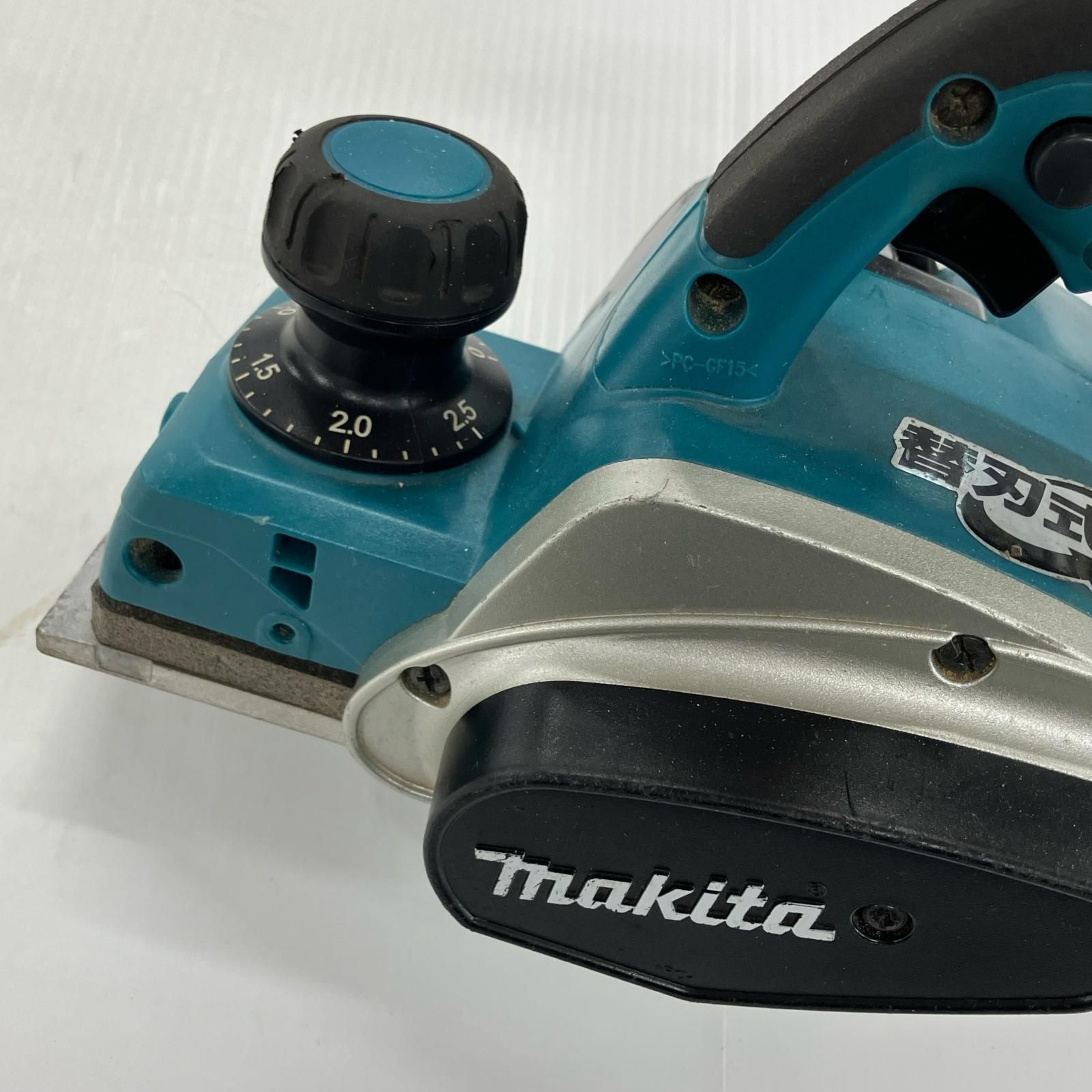 MAKITA マキタ 電動カンナ82 mm 8102 KP 0800 A