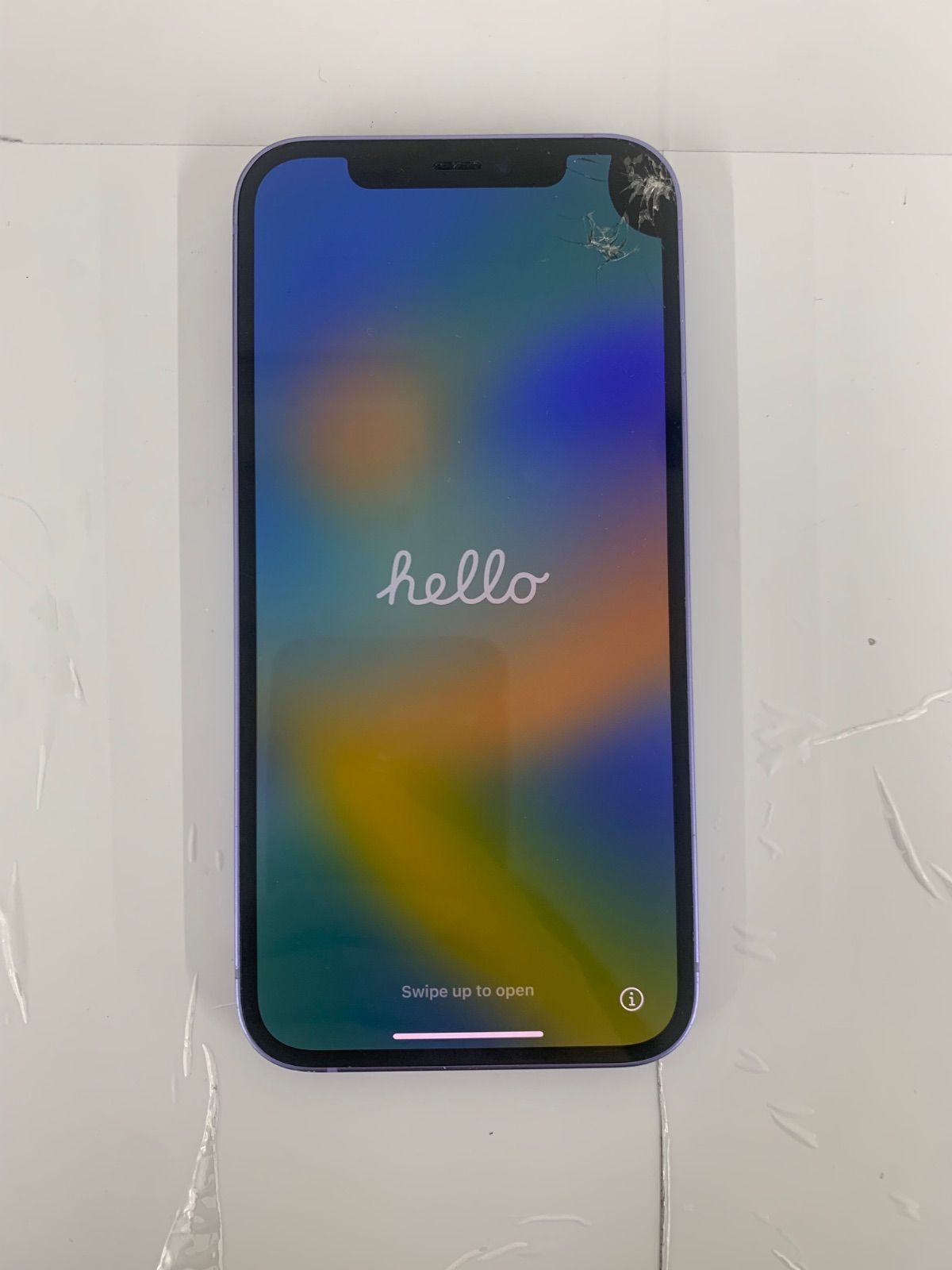 3【初期化済み】Apple iPhone12 64GB パープル 画面亀裂と液晶黒い部分