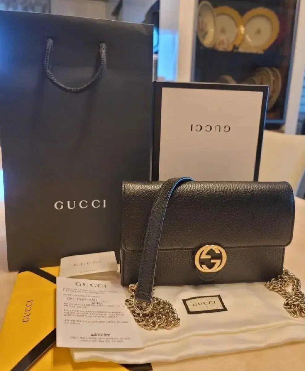 グッチ インターロッキング ブラック チェーン ミニバッグ