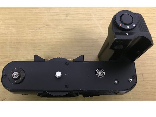 Nikon ニコン F3 MD-4 ボディ、NIKKOR 28mm 1:2.8 レンズ カメラ