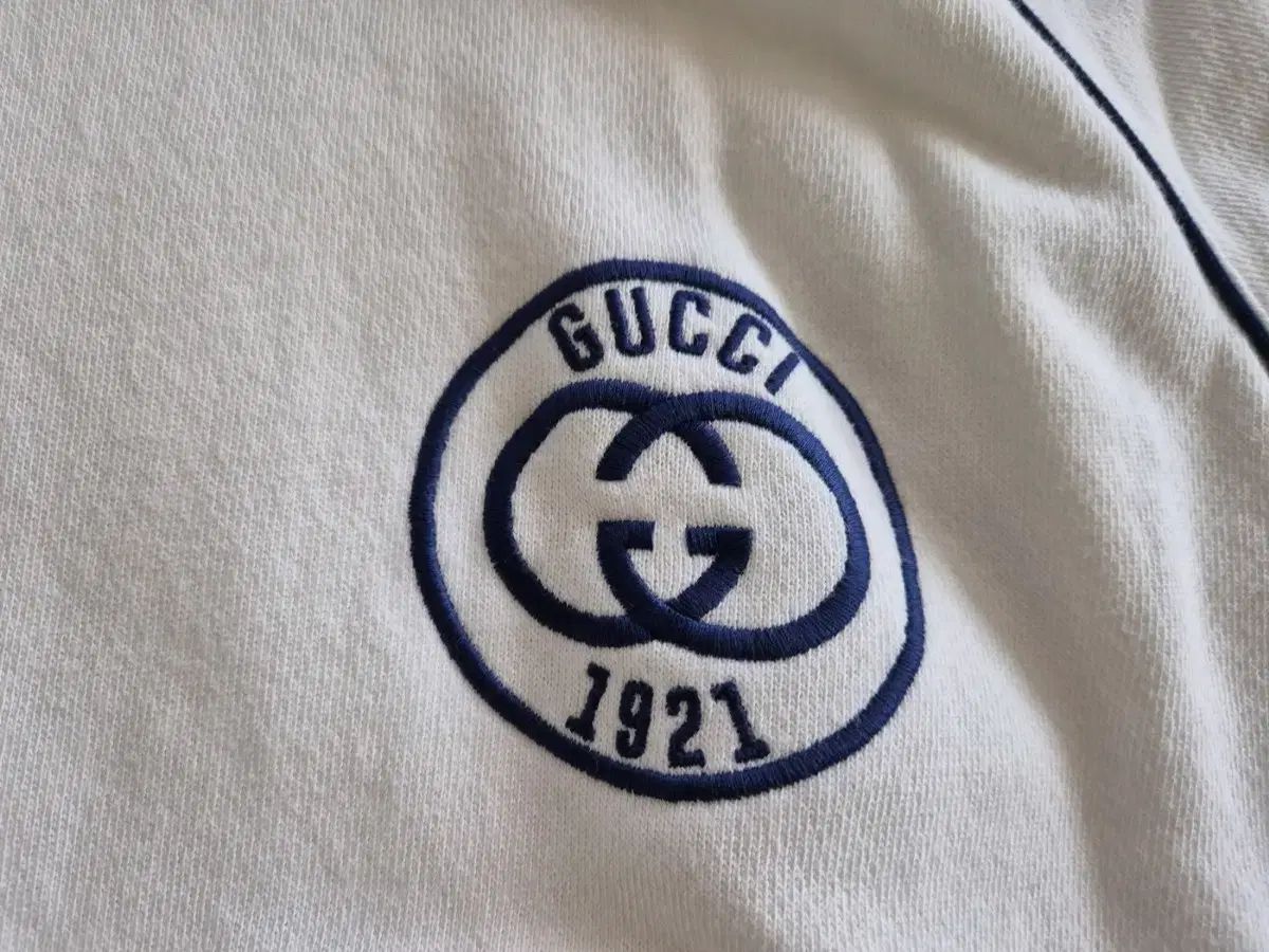 グッチ クロップド