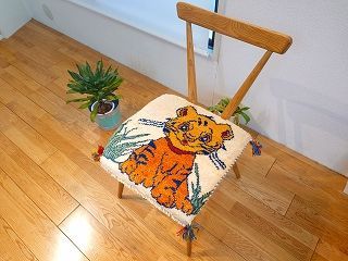 ペルシャ ギャッベ ミニマット 横40 x 39.5 cm 虎の赤ちゃん 黄色