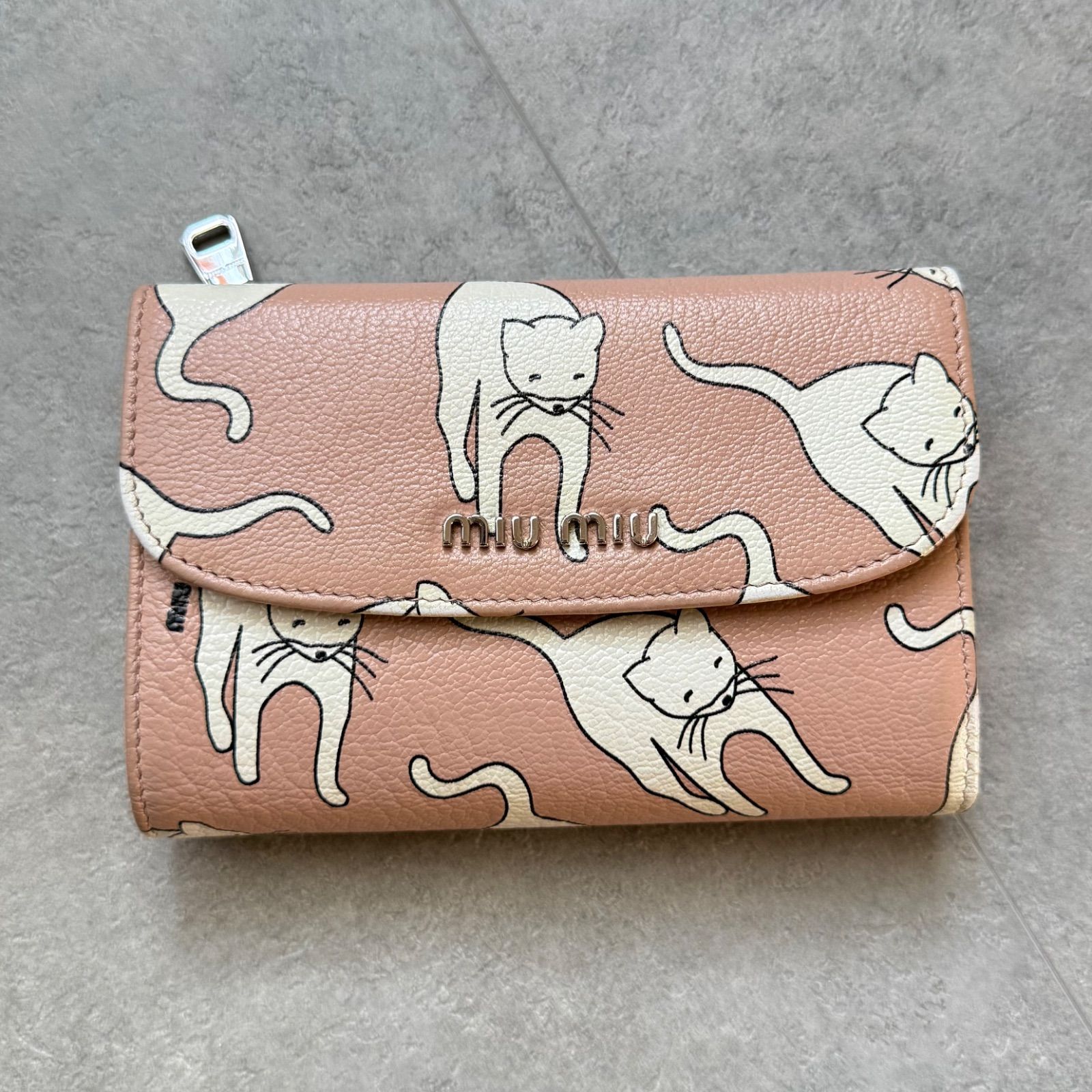 極美品 希少 MIU MIU ミュウミュウ 猫 三つ折り財布 ネコ CAT ピンク L