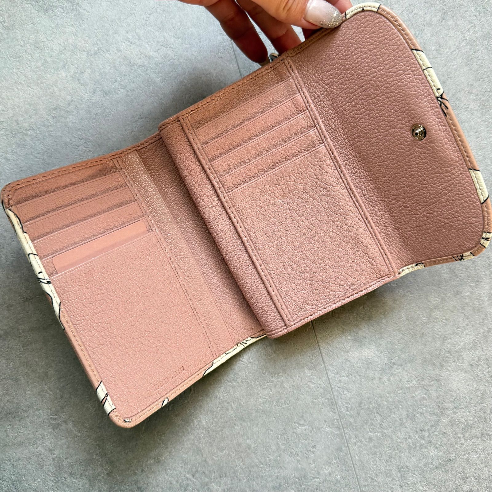 極美品 希少 MIU MIU ミュウミュウ 猫 三つ折り財布 ネコ CAT ピンク L