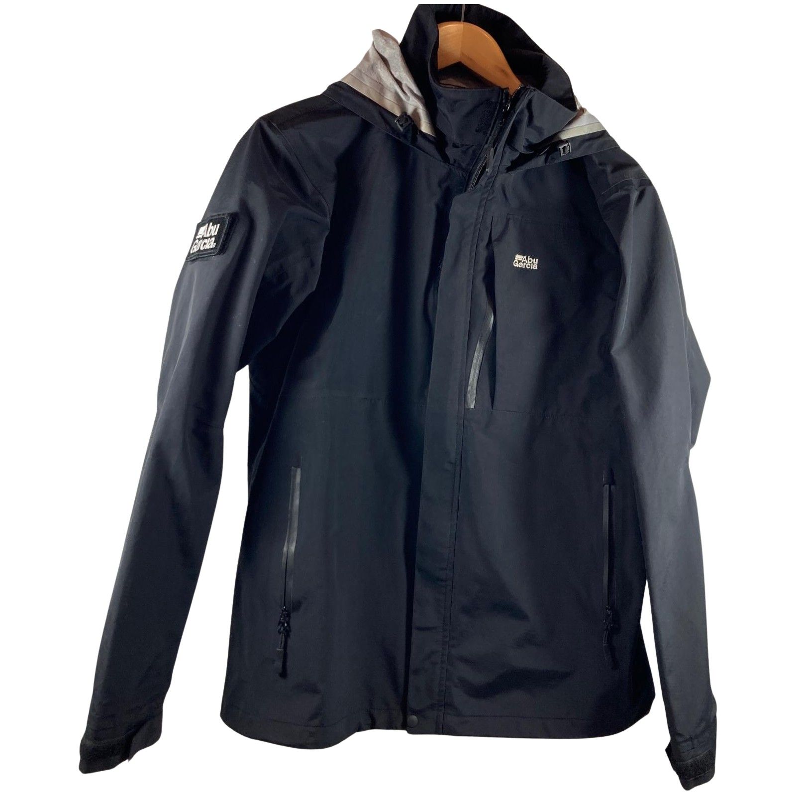 ττAbu Garcia アブガルシア フィッシングジャケット ブラック - メルカリ