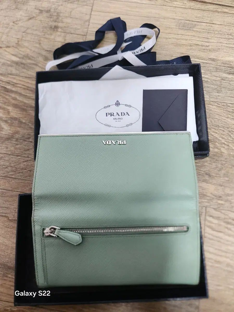  PRADA プラダ サフィアーノ 長財布 ミント色 フルセット 長財布 小物
