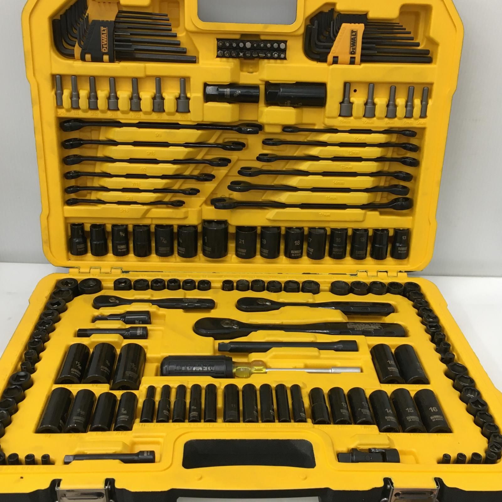 DEWALT デウォルト ツールセット イエロー 181 pcs ブラッククローム仕上げ
