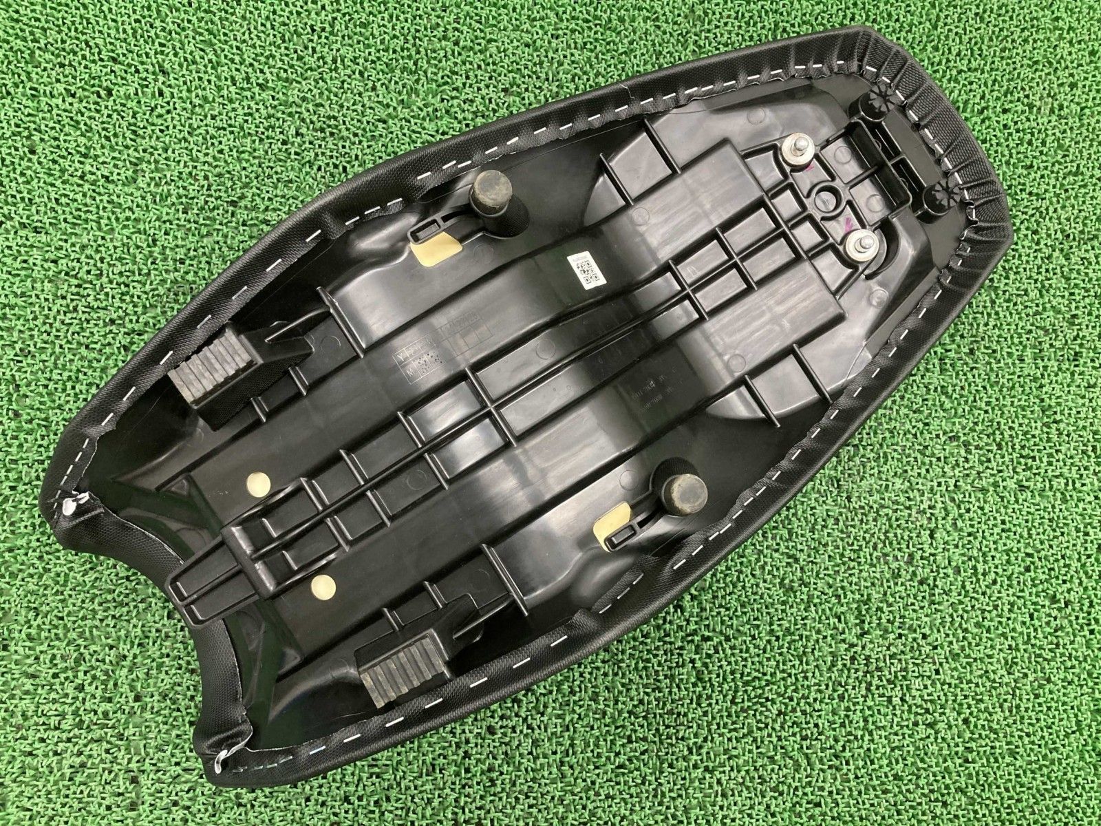 Vストローム250 シート 21K スズキ 純正 中古 バイク 部品 DS11A