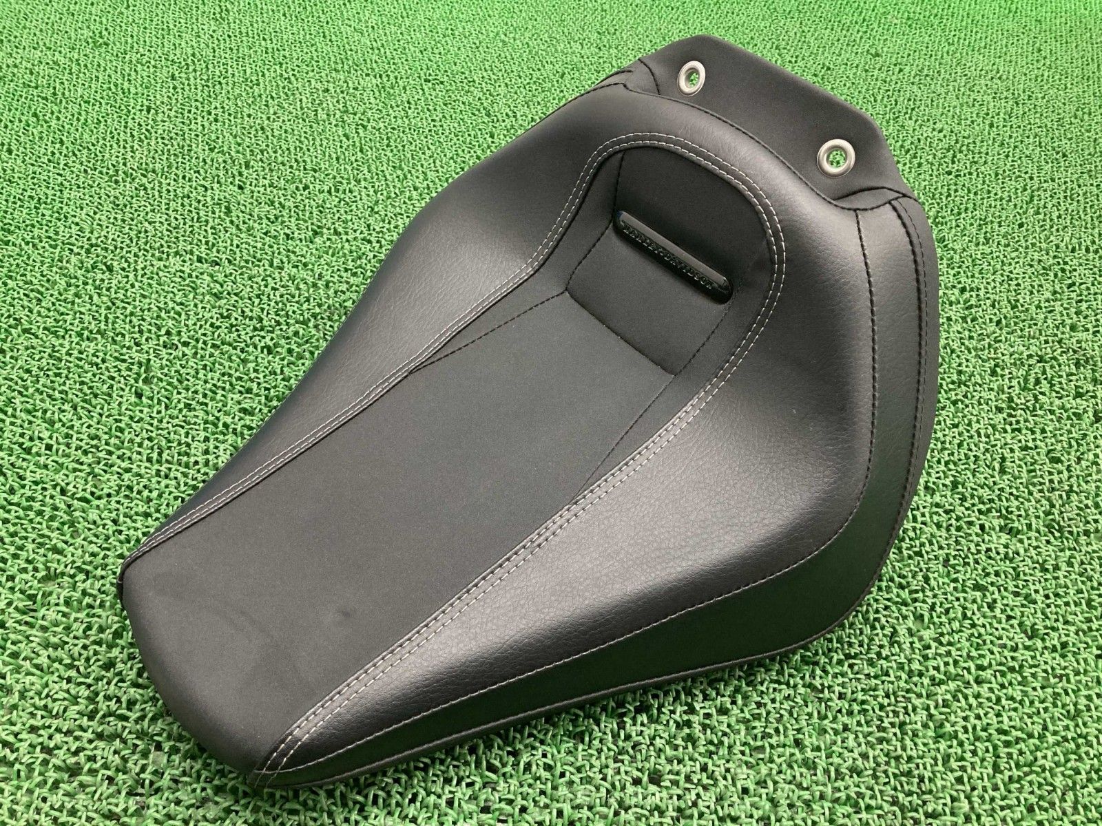 FXBRS1870 フロントシート 52000262L ハーレー 純正 中古 バイク 部品