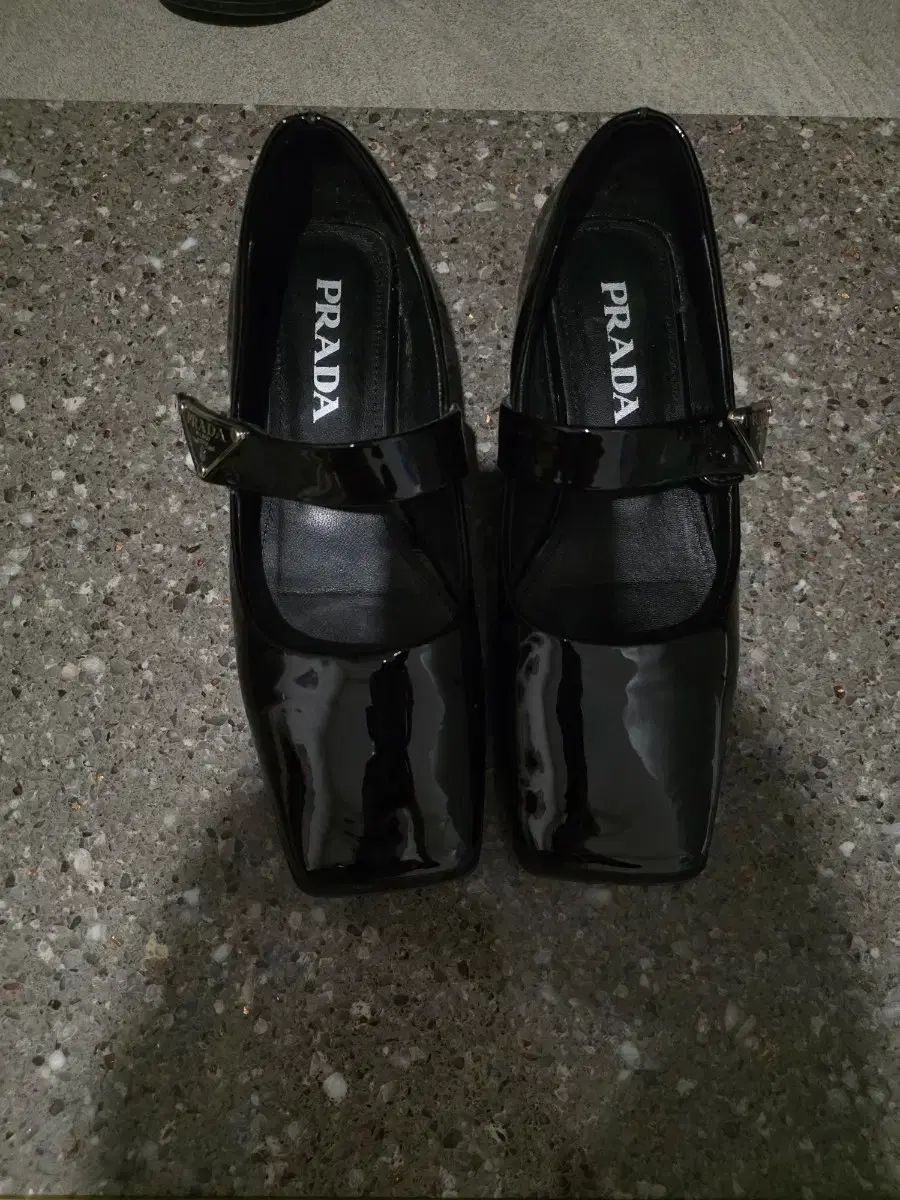 専用　新品未使用♡PRADA プラダ　フラットシューズ　サイズ36（約23cm） 専用 新品未使用♡PRADA プラダ フラットシューズ サイズ36（約23cm