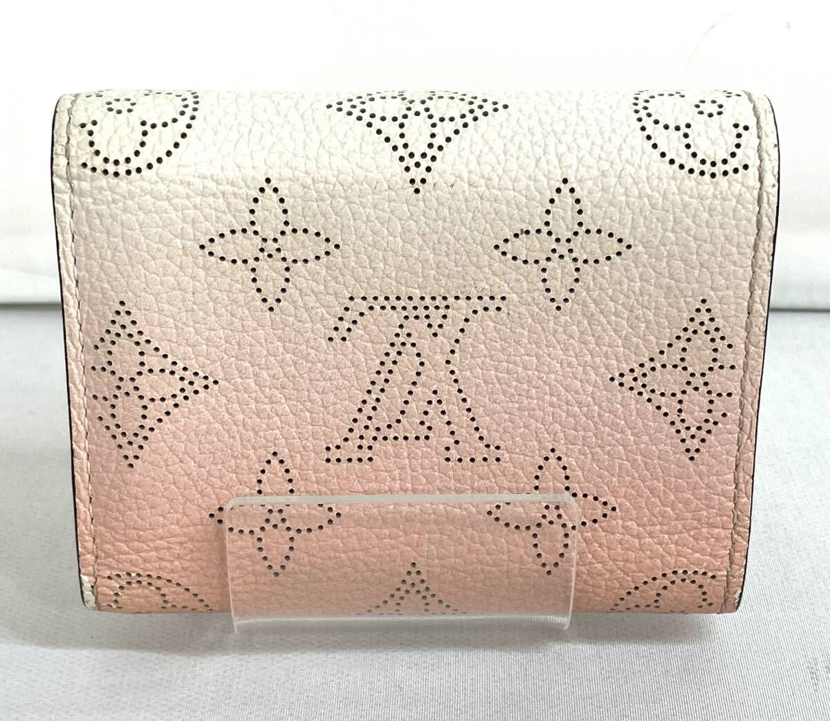 LOUIS VUITTON ルイ ヴィトン モノグラムマヒナ M 80491 ポルトフォイユイリスXS コンパクトウォレット 三つ折り財布 グラデーション
