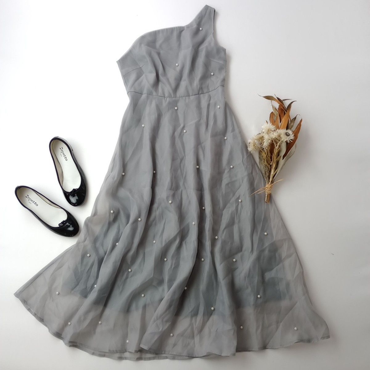 Leja レジャ パールアシンメトリーローズモチーフAラインドレス