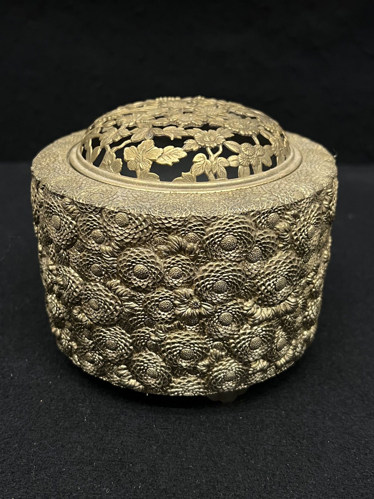 佐野宏采造 / 香炉 】菊花模様香炉 高岡銅器 工芸品 - メルカリ