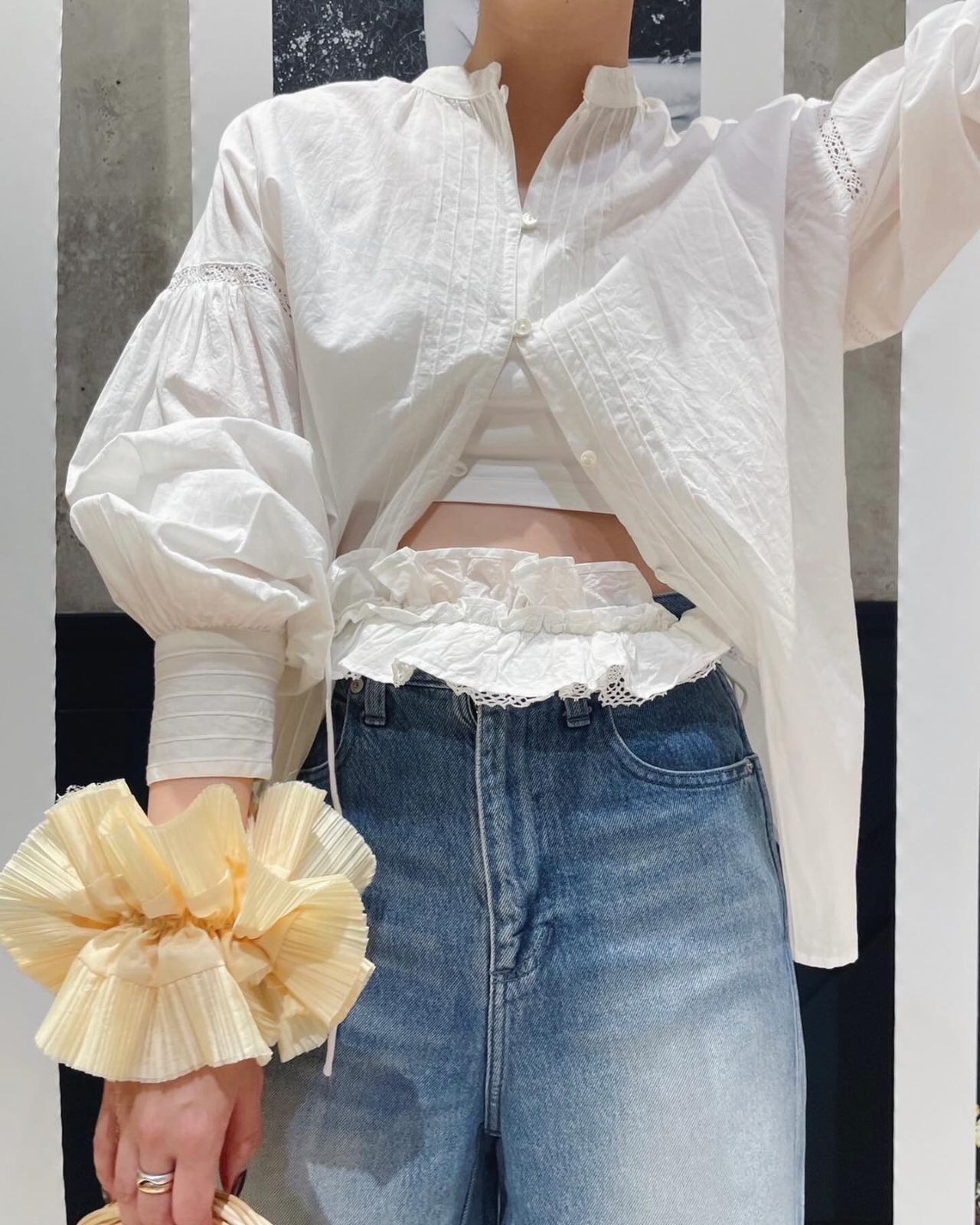 ck 105 a IENA 2025 SS ブラウス バンド シャツ レース ピンタック ボリュームスリーブ デザインシャツ パフスリーブ イエナ イエナラブークル LA BOUCLE 白 ホワイト 定価23 100円