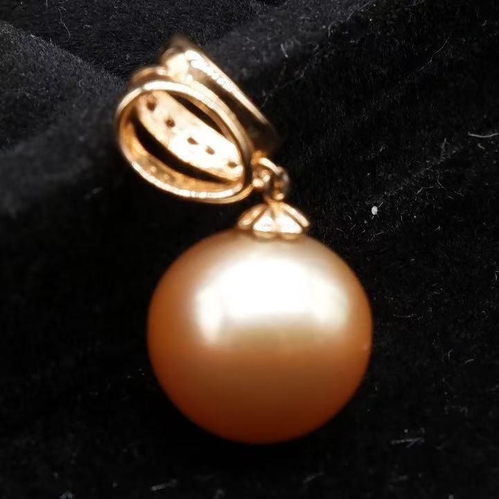 パール ダイヤモンド0.03 ct ペンダント K 18 -X 11010