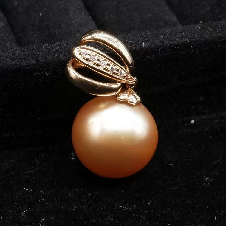 パール ダイヤモンド0.03 ct ペンダント K 18 -X 11010