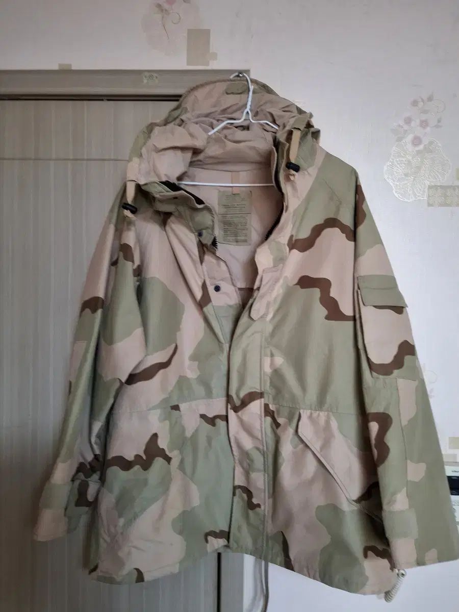 ミリタリー デザートカモ ゴアテックス ジャケット