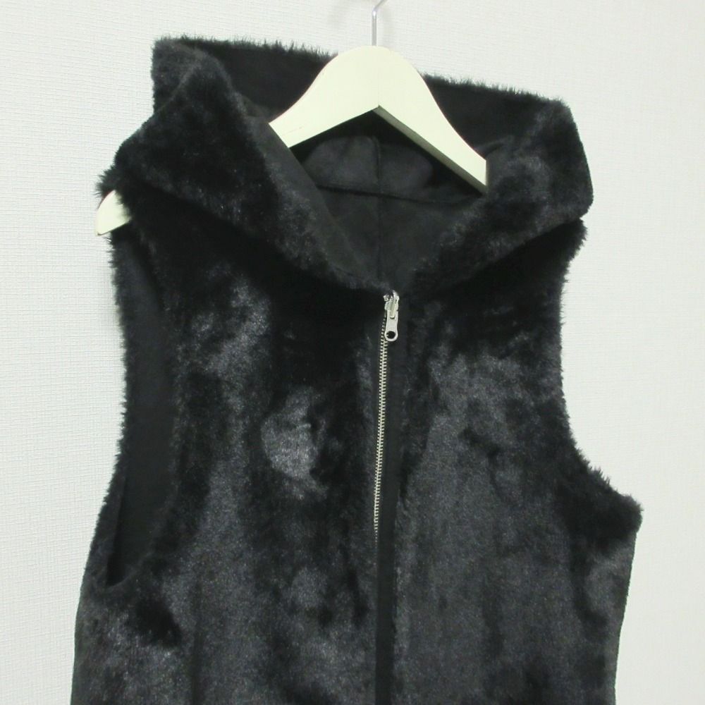 美品 24AW BLENHEIM ブレンヘイム エコムートンリバーシブルジレ ロングベスト ノースリーブコート U136-007 XS ブラック レディース 古着 中古 USED 美品 24AW BLENHEIM ブレンヘイム エコムートンリバーシブルジレ