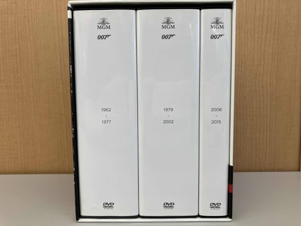 007 DVDセット 007全作と新特典収録のBD-BOX、24枚組25,000円。ボンドの俳優別BOXも