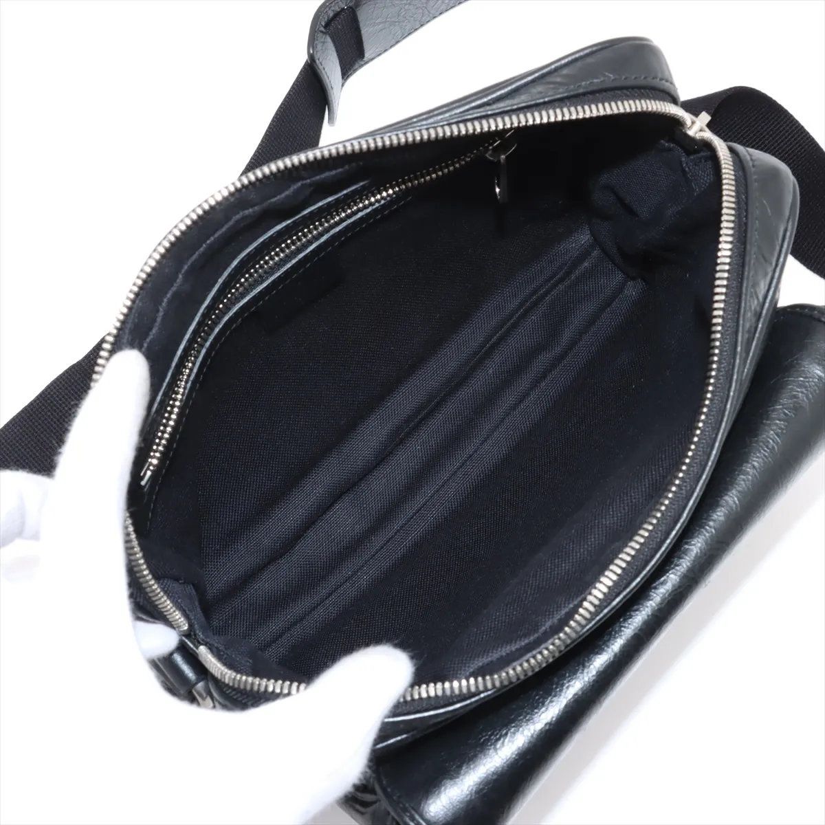 【美品】グッチ ショルダーバッグ GGキャンバス レザー ロゴプレート フラップ GUCCI ショルダーバッグ GG柄 キャンバス×レザー ブラック ロゴ