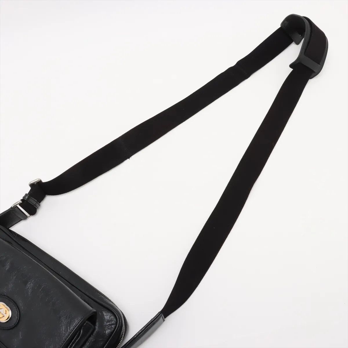 美品 グッチ GGロゴ プレート 574760 レザー ショルダーバッグ 斜め