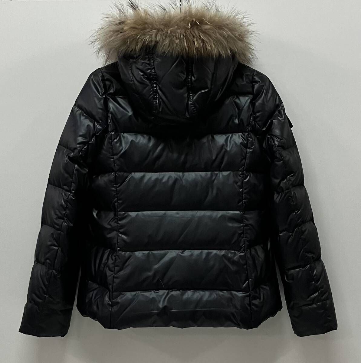 BLUE LABEL バーバリー ブルー レーベル FC 524-9693-09 ダウンジャケット サイズ38 ブラック ポリエステル 中国製