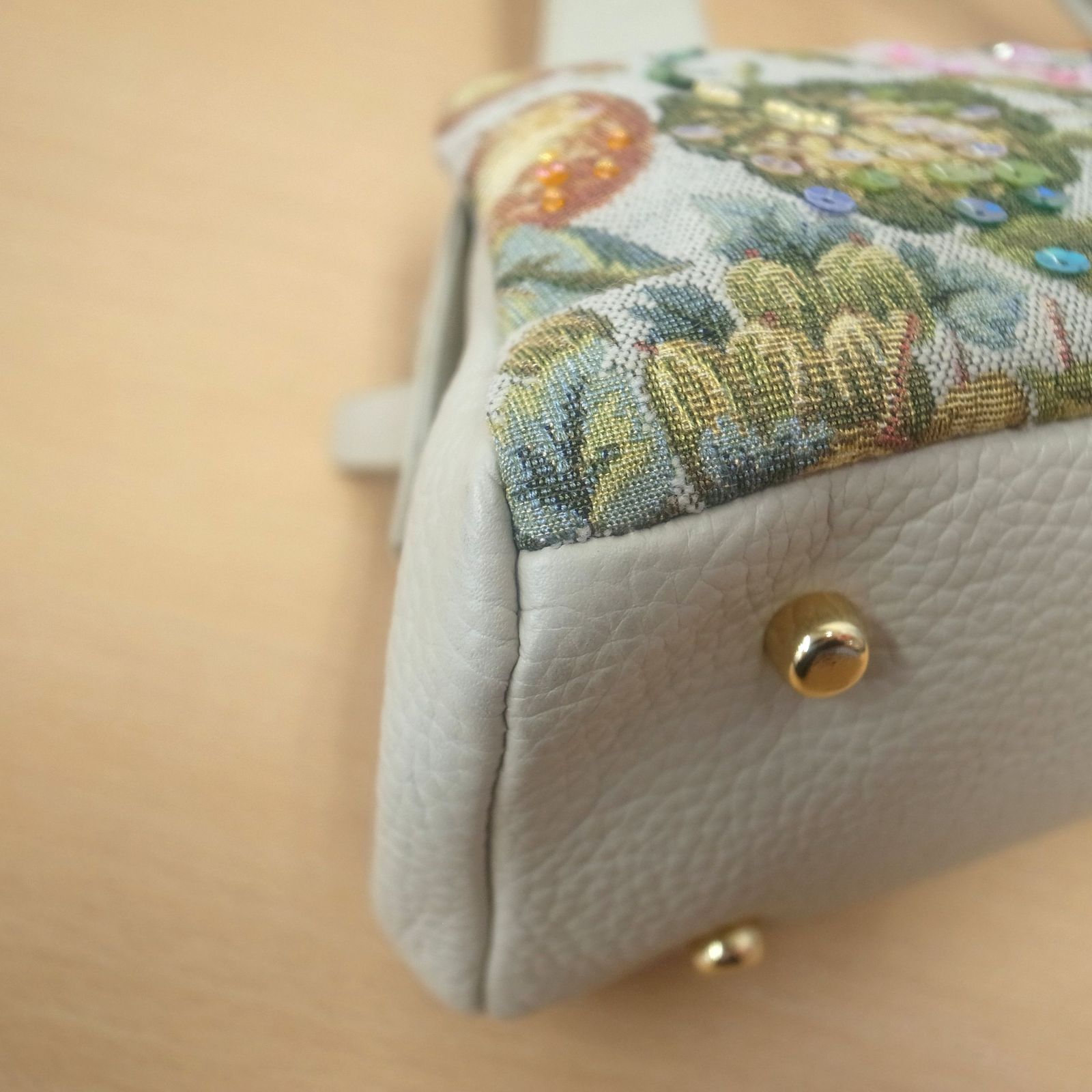 新品未使用】Think Bee ゴブラン織り 花柄 ビーズ刺繍 ハンドバッグ 