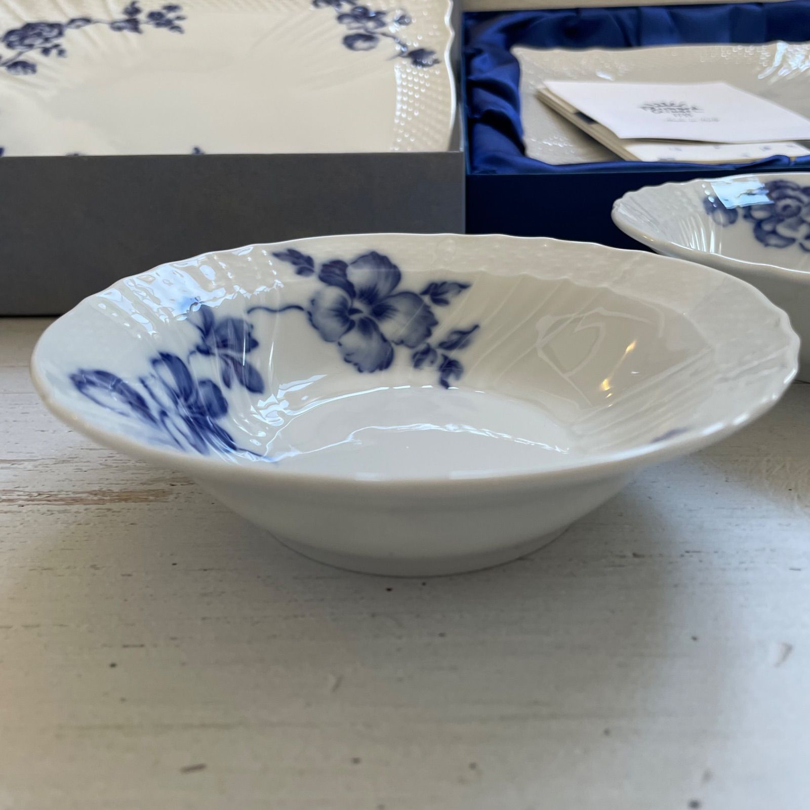 リチャードジノリ ブルーローズ プレート3種セット、4枚 新品 ブランド箱入りリチャードジノリ ローズブルースクエア皿1枚＋