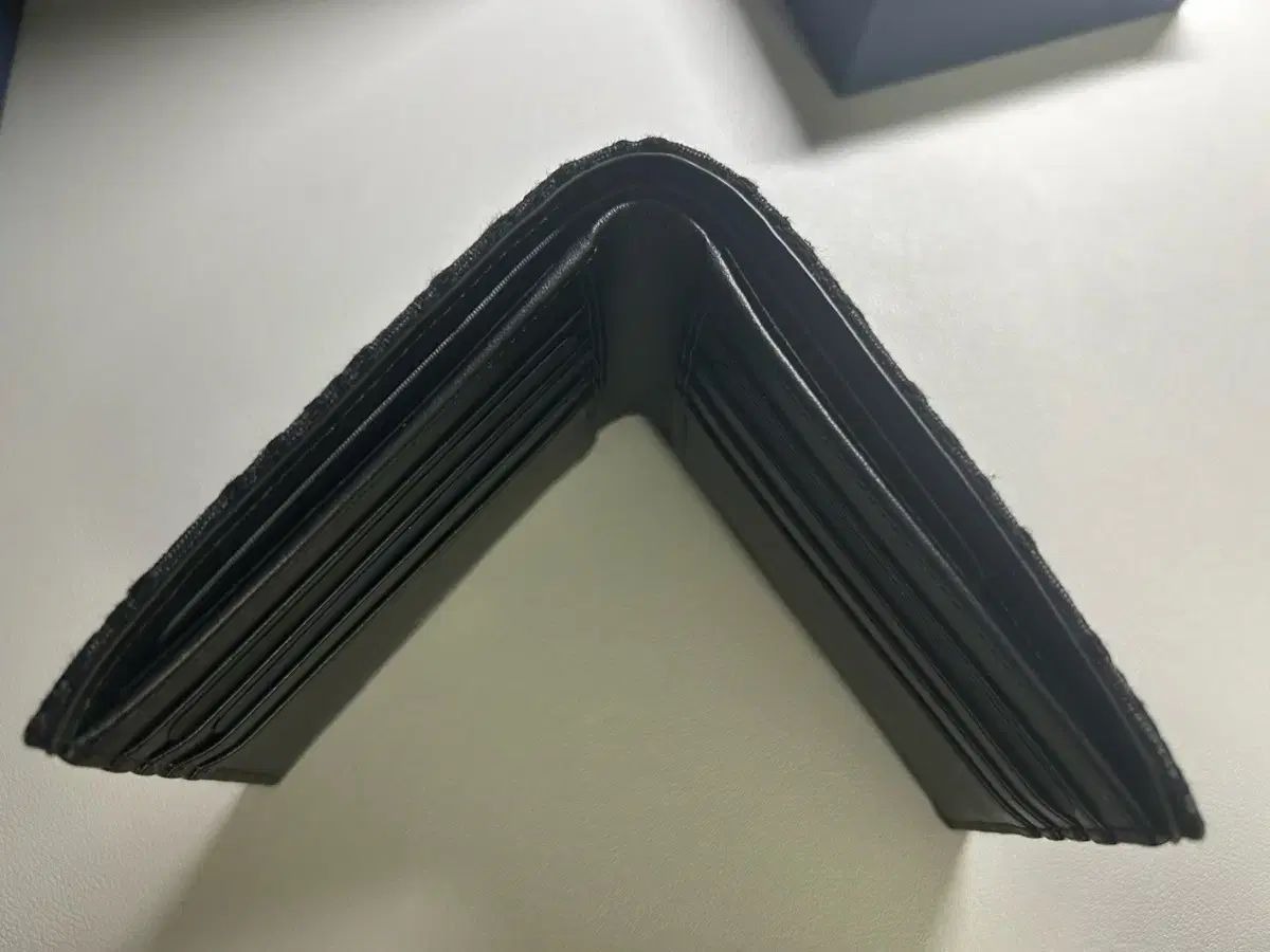 半二つ折り財布