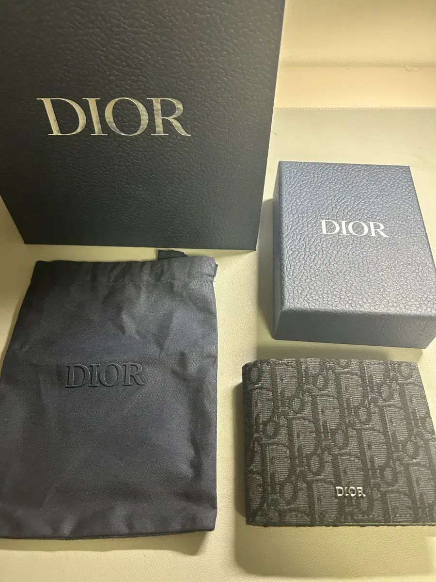 ディオール オブリーク ジャカード 半二つ折り財布