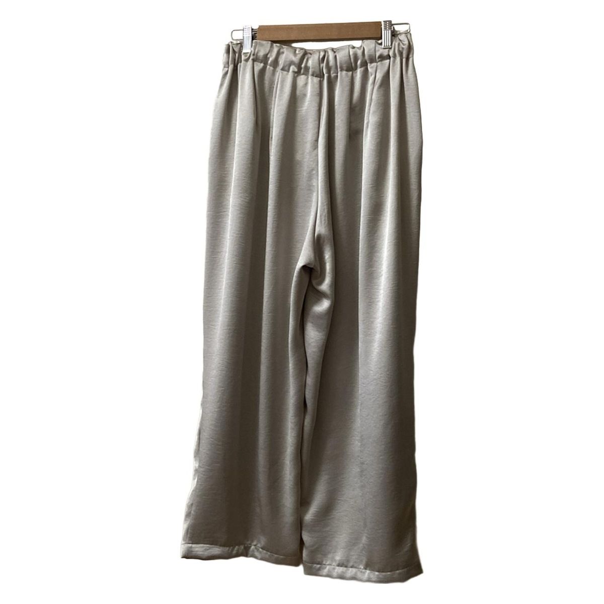 mizuiro ind ミズイロインド パンツ サイズ2 M レディース - グレーベージュ フルレングス サテン ウエストゴム ワイド