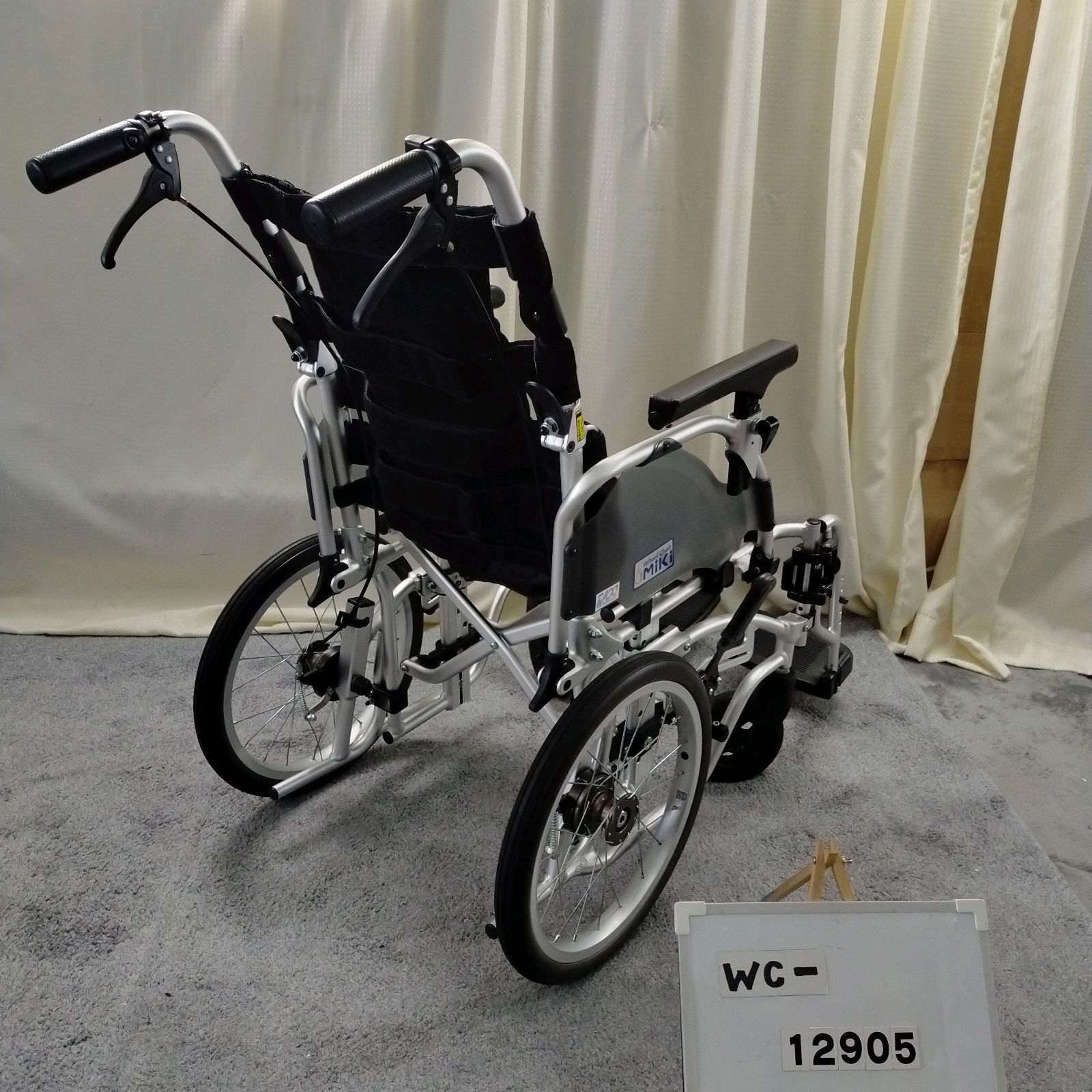 WC-12905 MiKi ミキ イージーフィット MEF-16 モジュール車椅子 ノーパンクタイヤ 介助式 車椅子 車イス 車いす 洗浄 消毒済 介護用品