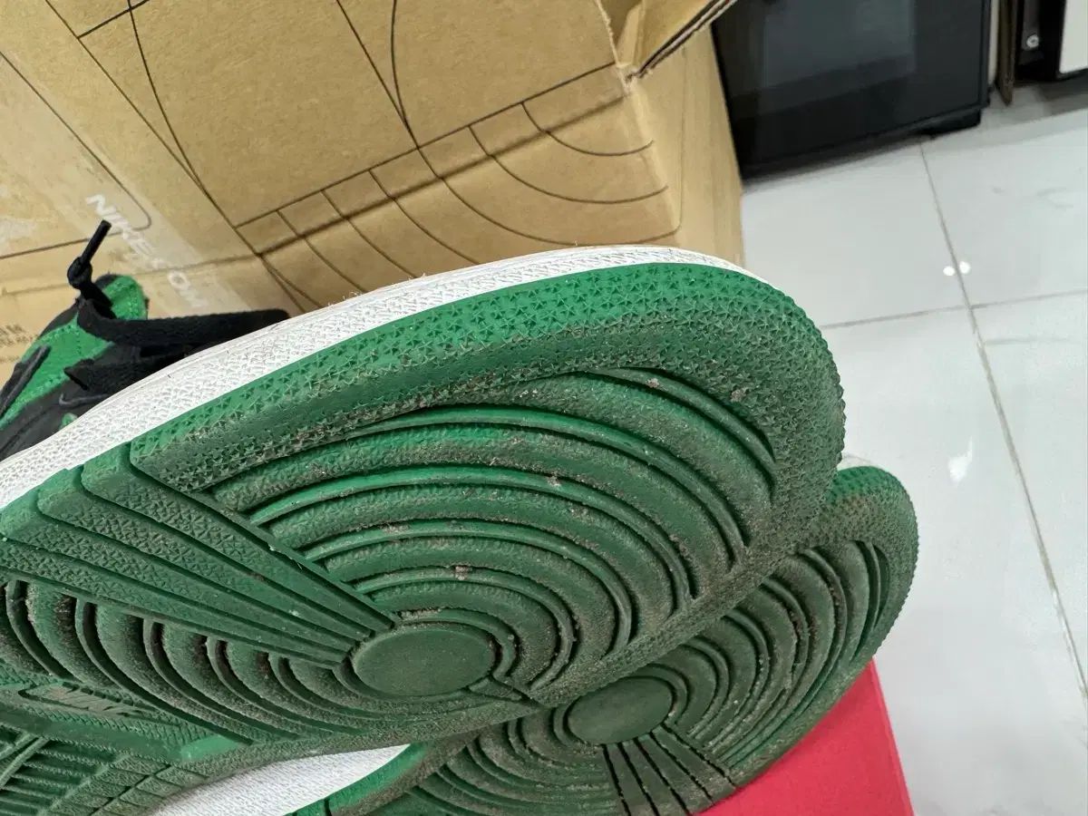 パイングリーン