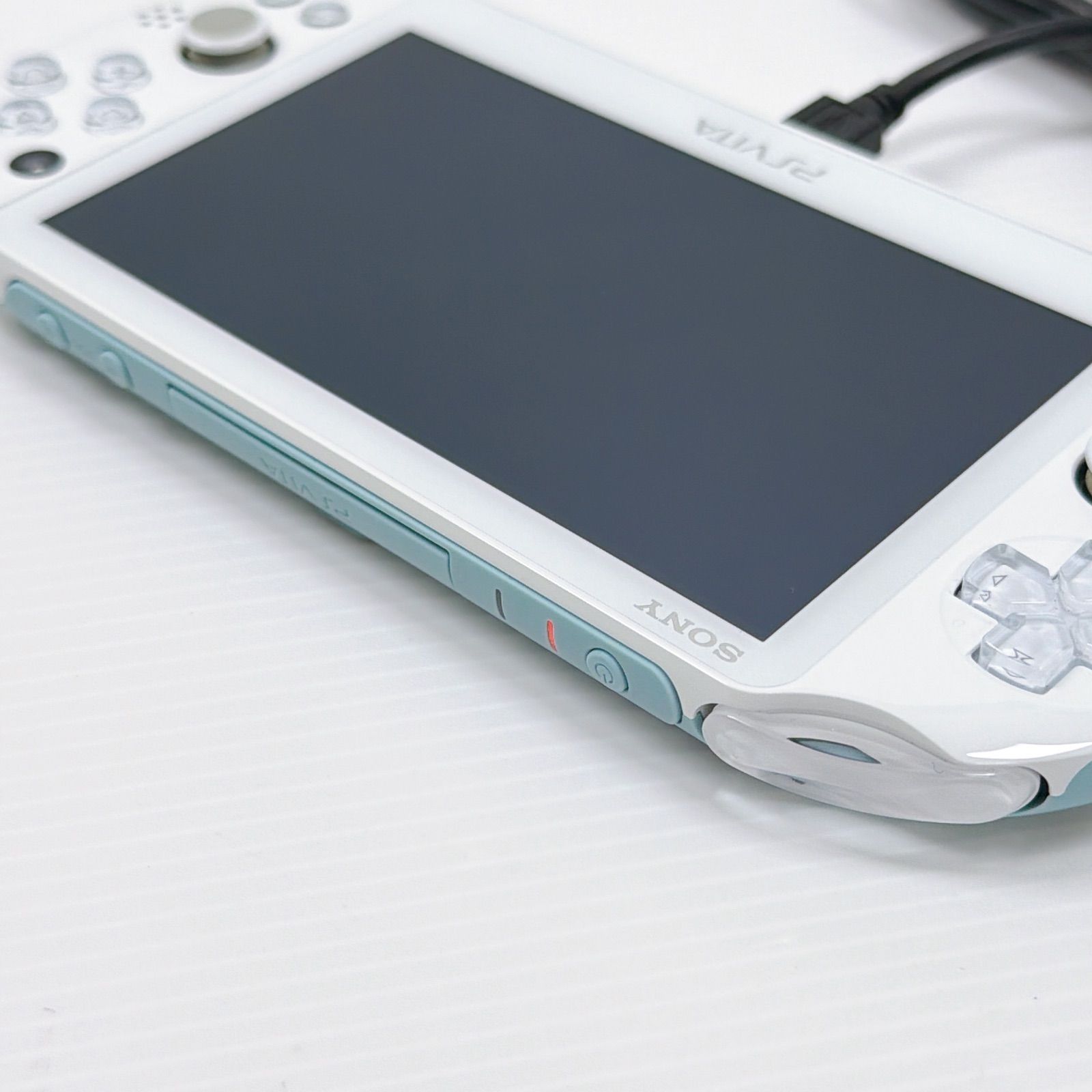 美品 PSVITA PCH 2000 ライトブルーホワイト PlayStation Vita FW3.50