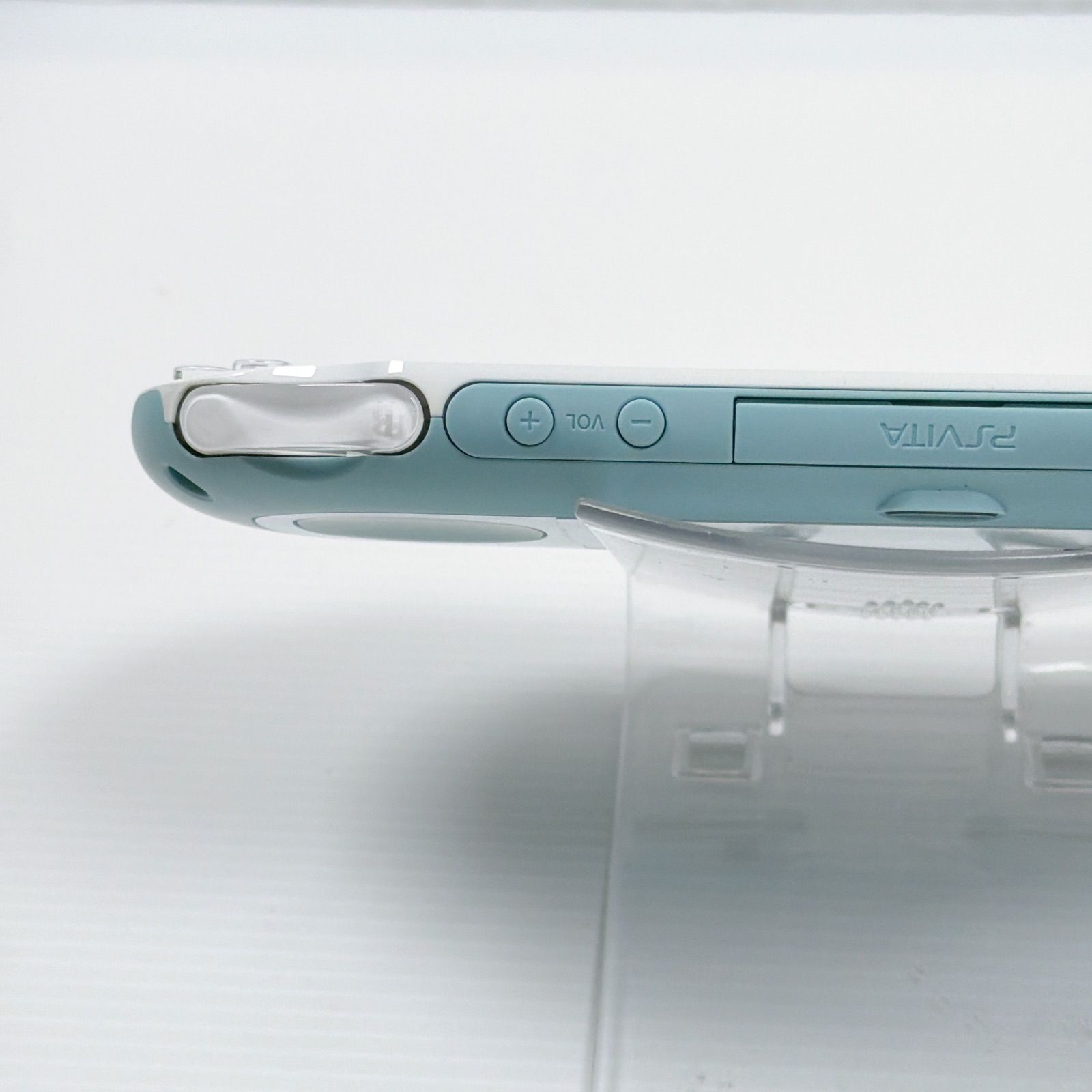 ライトブルーホワイト