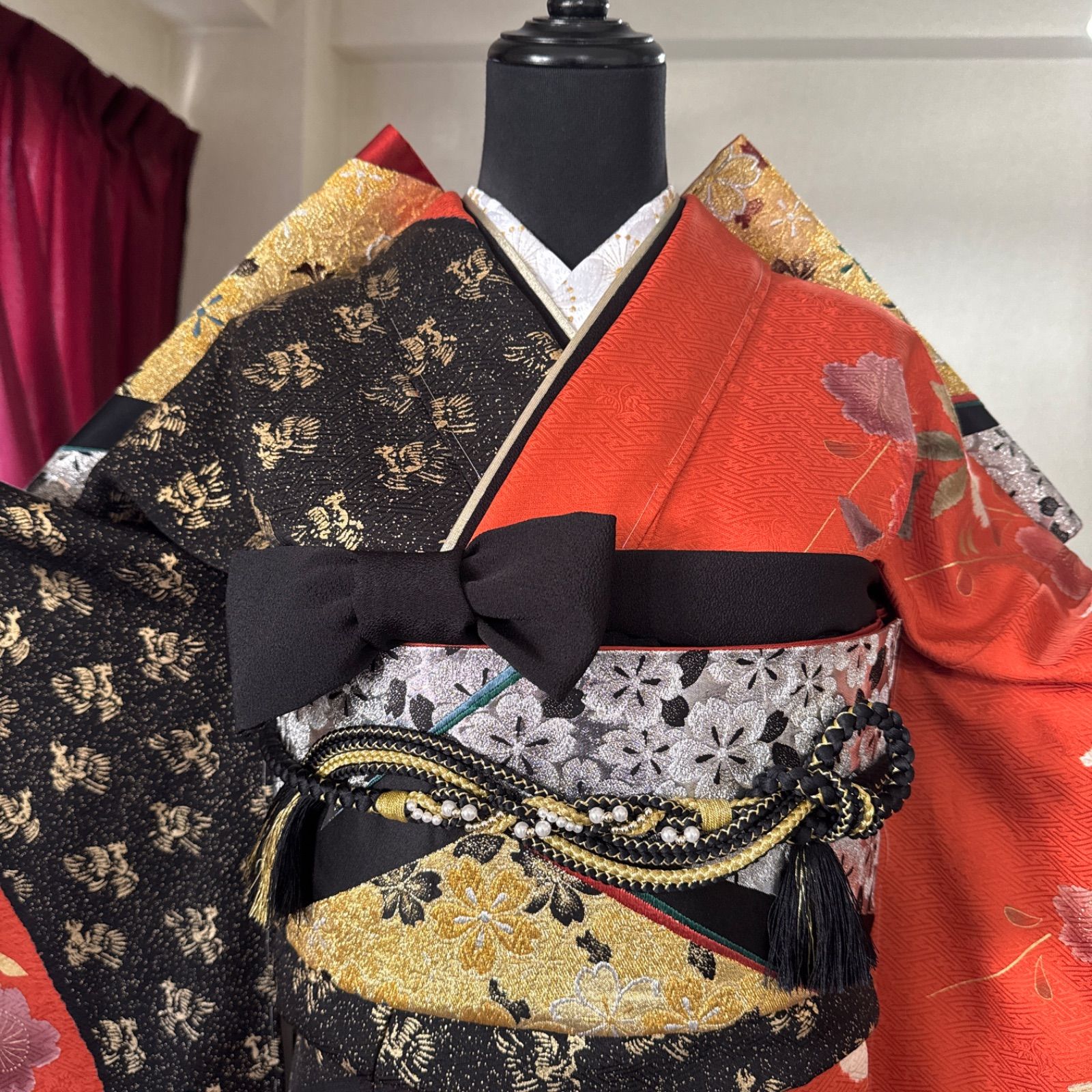 豪華振袖フルセット(7点)・鹿の子絞り・古典柄・御所車牡丹花文・金銀駒刺繍・正絹 豪華振袖フルセット(7点)・鹿の子絞り・手絞り・共八掛・枝垂れ桜