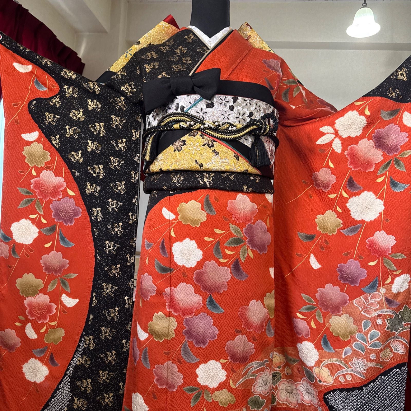 豪華振袖フルセット(7点)・鹿の子絞り・手絞り・共八掛・枝垂れ桜