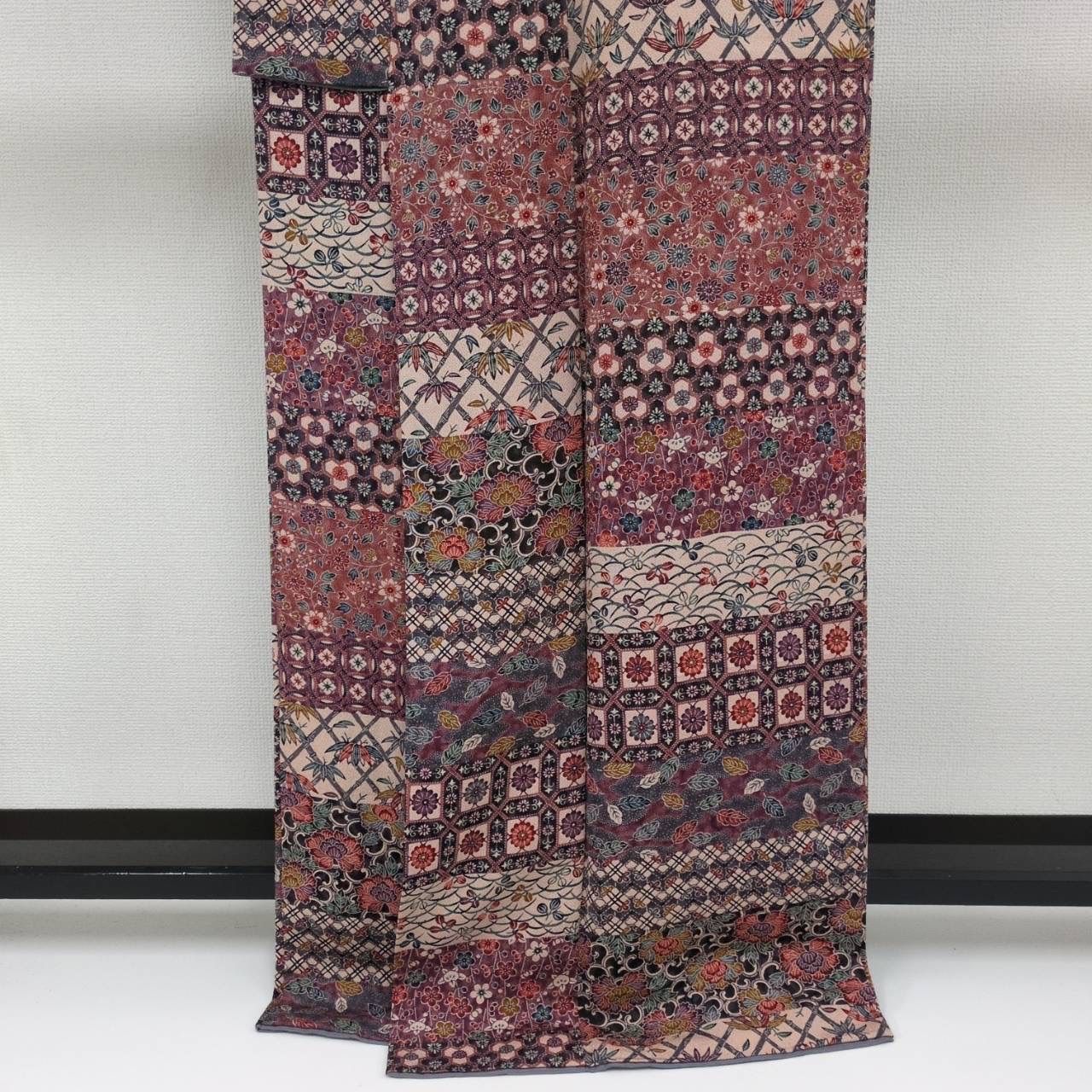 小紋　フルセット　縞模様　市松　着物　正絹　未使用　さが美　裄丈69 m2 小紋 裄69 市松模様 花唐草 縮緬 正絹 着物 MK-2332 - メルカリ