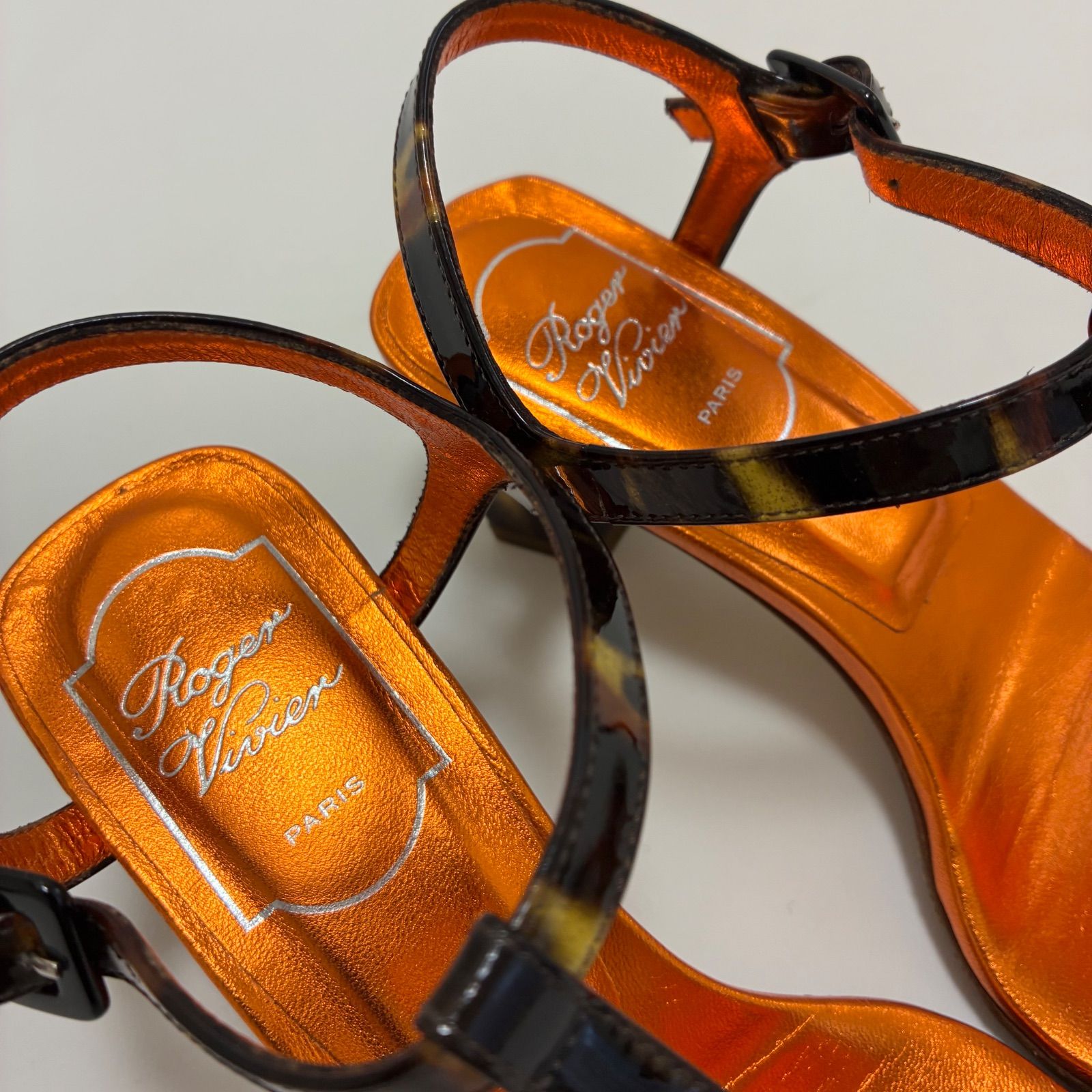 ロジェヴィヴィエ Tストラップアンクルミュール